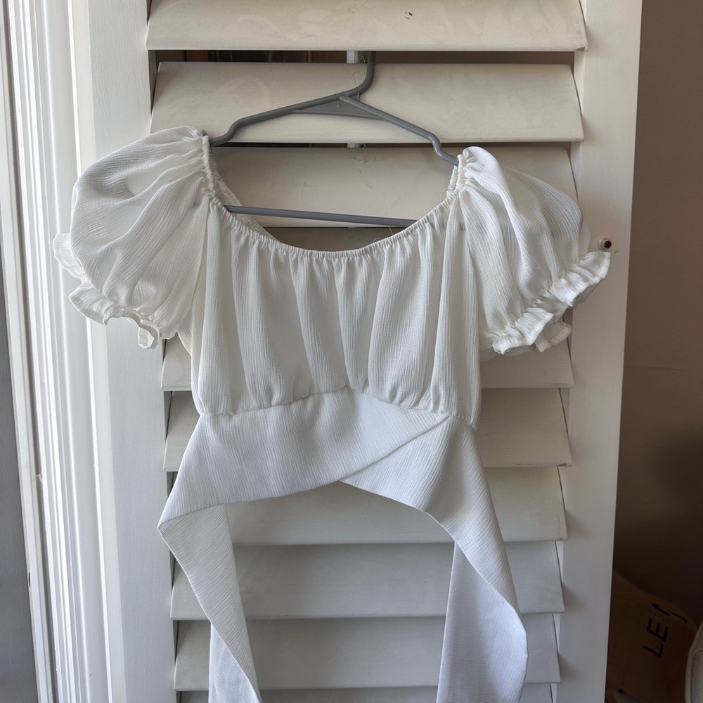 Crossover cute white top